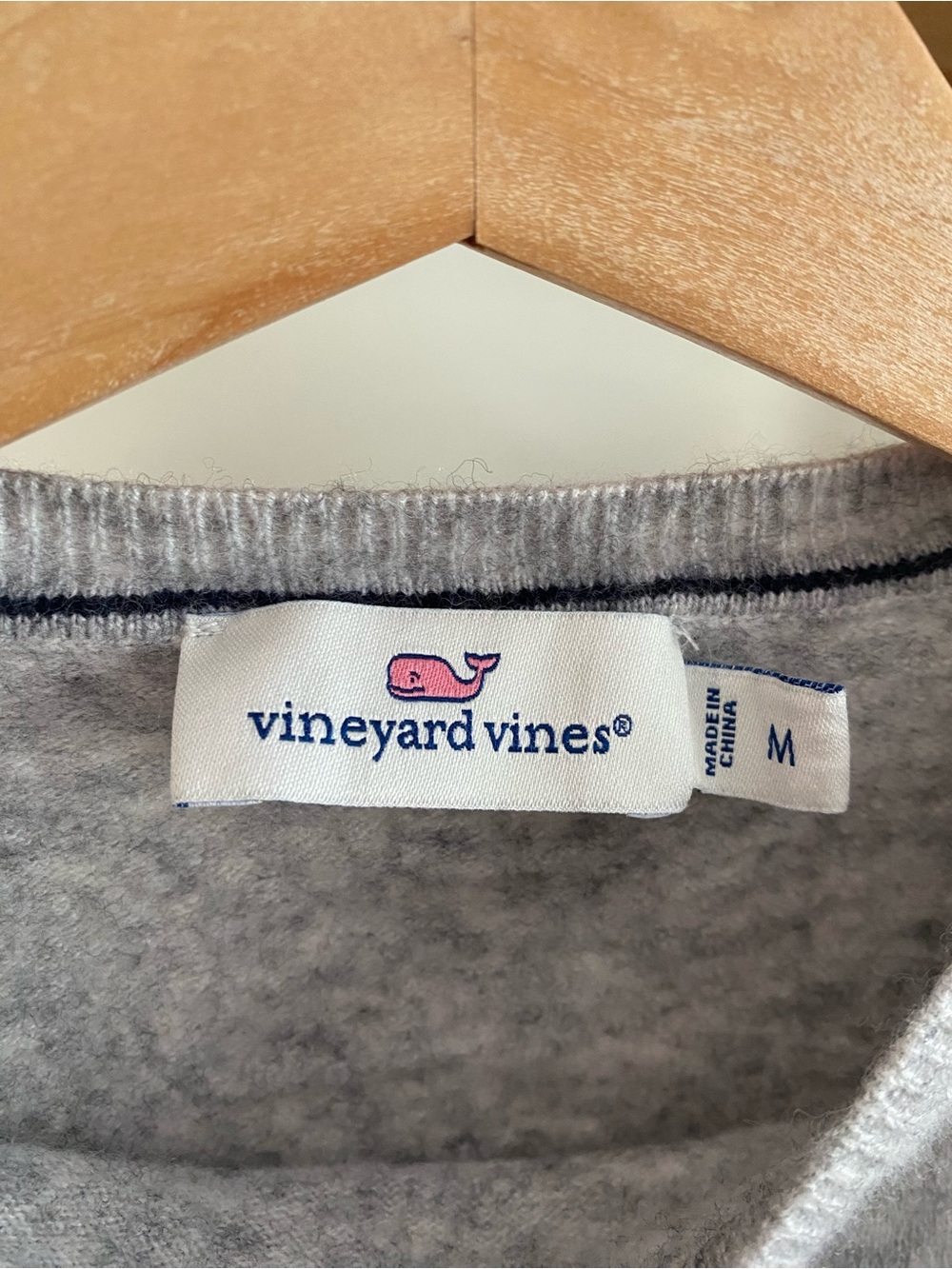 Vineyard Vines Cashmere Wool Blend Whale Crewneck Sweater Medium - Picture 11 of 15